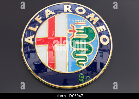 Abzeichen-Logo für die Alfa Romeo Autos Hersteller Stockfoto