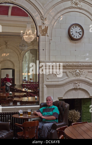 Sheffield tippen Pub in Sheffield Midland Railway Station in Sheffield England UK Großbritannien Europa Stockfoto