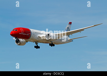 B788 Boeing 787-8 Dreamliner Ei-LNA - Norwegian Air (Sonja Henie Livery) bei der Endankunft zum Flughafen Kopenhagen, CPH, von Oslo, Norwegen. Stockfoto