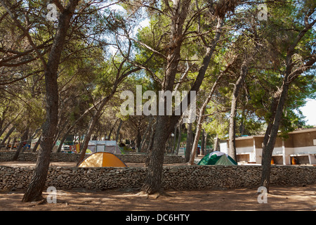 Campingplatz-Supetar in Supetar auf der Insel Brač, Kroatien Stockfoto