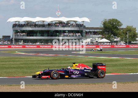Sebastian Vettel, Red Bull Racing geht die BRDC Clubhaus beim 2013 F1 British GP, Silverstone. Stockfoto