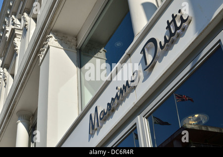 Massimo Dutti Modegeschäft in Oxford Street, London, UK. Stockfoto