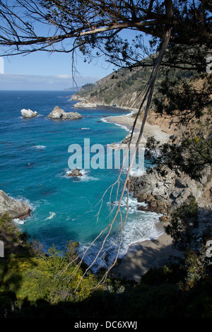 Coastal Ansicht im Julia Pfeiffer State Park entlang Highway 1 an der Big Sur Küste, California. Stockfoto