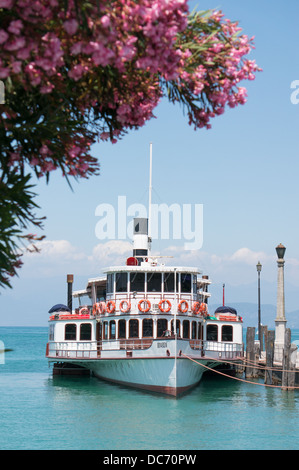 Der Raddampfer festgemacht Italia in Peschiera del Garda, Italien, Europa Stockfoto