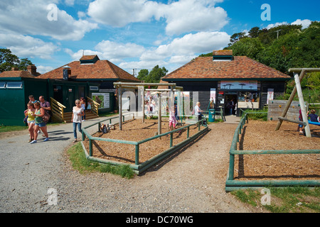 Visitor Center & Cafe in der Serengeti zu stoppen, Port Lympne Wild Animal Park in der Nähe von Hythe Kent UK Stockfoto