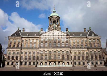 Royal Palace (Niederländisch: Koninklijk Paleis) in Amsterdam, Niederlande, 17. Jahrhundert klassischen Stil. Stockfoto