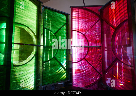 Sektor leuchtet im Objektiv Raum der alten Leuchtturm Dungeness Kent UK Stockfoto