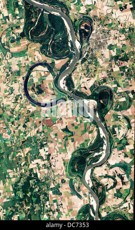Lastkahn Verkehr auf dem Mississippi River in der Nähe von Greenville - Satellitenansicht Stockfoto