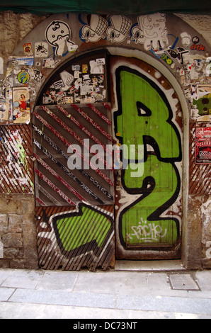 Street-Art & Graffittis in Barcelona Türen Stockfoto