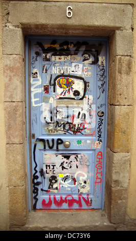 Street-Art & Graffittis in Barcelona Türen Stockfoto