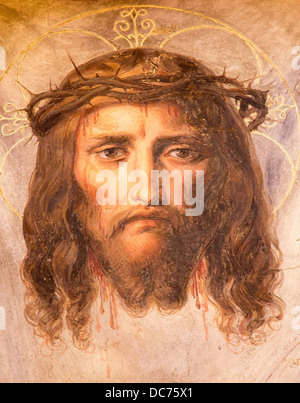 Wien - Juli 27: Fresko von Jesus Christus mit Dornenkrone vom 19. Jhdt. in der Altlerchenfelder Kirche am 27. Juli 2013 Vienna. Stockfoto