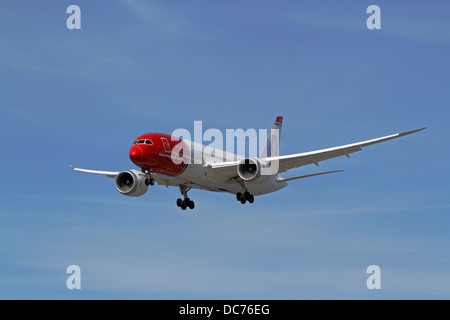 B788 Boeing 787-8 Dreamliner Ei-LNA - Norwegian Air (Sonja Henie Livery) bei der Endankunft zum Flughafen Kopenhagen, CPH von Oslo, Norwegen. Flugzeug. Stockfoto