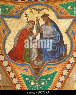 Wien - Juli 27: Fresko von Jesus und symbolische Kirche im Seitenschiff der Altlerchenfelder Kirche Stockfoto