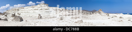 Mondlandschaft, mineralische Formationen in Sarakiniko beach.Milos Insel. Griechenland. Stockfoto