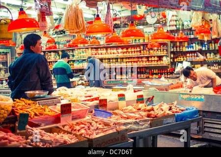 Hong Kong Markt-Szene in der Nacht, in Wanchai Markt. Stockfoto