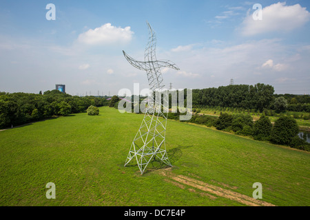 EMSCHERKUNST, eine Open-Air-Kunstausstellung im Bereich Deutschland Emscher-Fluss. Zauberlehrling-Skulptur, ein Tanz Pol. Stockfoto