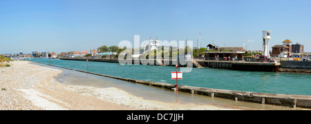 Der Fluss Arun in Littlehampton in West Sussex an der Südküste von England. Stockfoto