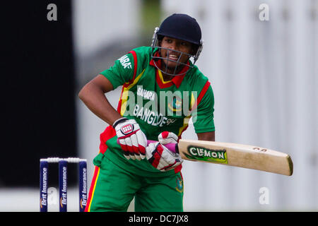 Kibworth, Leicestershire, UK. Sonntag, 11. August 2013.  Aktion aus dem ODI Spiel zwischen u19 Bangladesch und Pakistan u19 im Rahmen des Turniers u19 ODI dreieckig in England gespielt. Bildnachweis: Graham Wilson/Alamy Live-Nachrichten Stockfoto