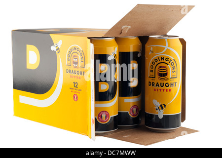 12 kann Boddingtons frisch gezapftes bitter ALE packen. Stockfoto