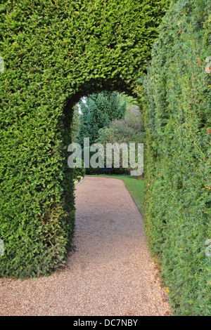 Englischer Garten Schotterweg im Herbst Stockfoto, Bild: 278431244 - Alamy