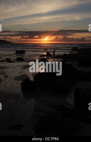Dramatischen Sonnenuntergang Porthmeor Beach St.Ives Cornwall England entnommen. Stockfoto