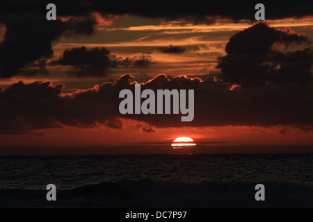 Dramatischen Sonnenuntergang Porthmeor Beach St.Ives Cornwall England entnommen. Stockfoto