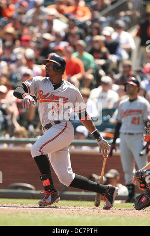 San Francisco, CA, USA. 10. August 2013. 10. August 2013 San Francisco, CA. Baltimore Orioles Outfielder Adam Jones während der Aktion in einem Hauptliga-Baseball-Spiel gegen die San Francisco Giants im AT & T Park in San Francisco, Kalifornien. Die Giants gewann 3-2.Daniel Gluskoter/CSM/Alamy Live News Stockfoto