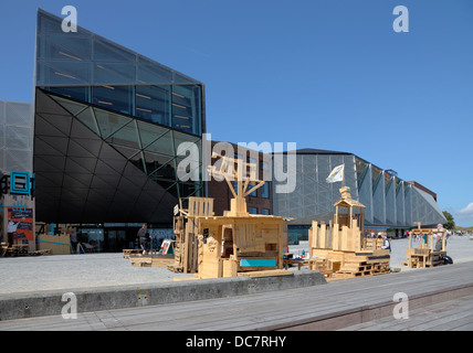 Bereiche und Gebäude der alten Werft in Helsingør geworden in der Kultur-Hof in Helsingør, Dänemark. Abenteuer Werkstatt. Stockfoto