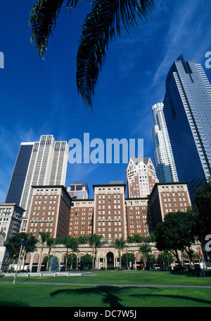 Die 90-Jahr-alten Millennium Biltmore Hotel befindet sich am Pershing Square im Herzen der Innenstadt von Los Angeles, Kalifornien, USA. Stockfoto