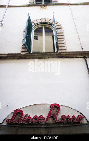 "Disco Rosso" Ladenschild in Lucca, Italien Stockfoto