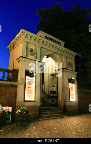 Mosebacke Restaurant auf Sodermalm in Stockholm, Schweden, in der Nacht. Stockfoto