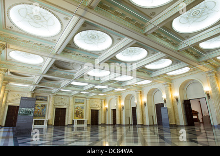 Der Thronsaal befindet sich im zentralen Bereich des National Museum of Art, in Rumänien. Stockfoto