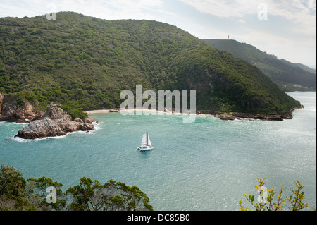 Blick auf die westlichen Kopf und Knysna Lagune aus östlichen Head Aussichtspunkt, Knysna, Westkap, Südafrika Stockfoto