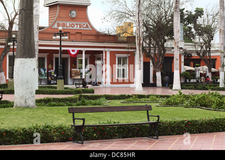 Das Gebäude Biblioteca Municipal in den Parque Municipal de Barranco, in Lima, Peru Stockfoto