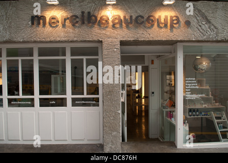 Trendy Straße in Sinsa-Dong, Seoul, Korea. Stockfoto