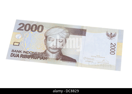Indonesische Rupiah zweitausend Hinweis auf weißem Hintergrund Stockfoto