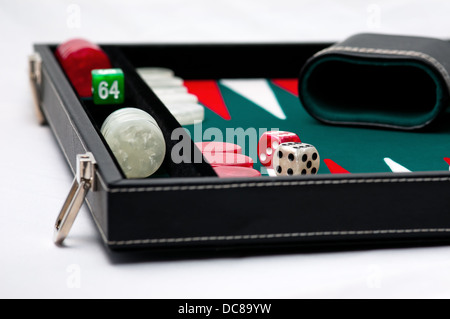 Backgammon Board Case Shaker Würfel closeup Stockfoto