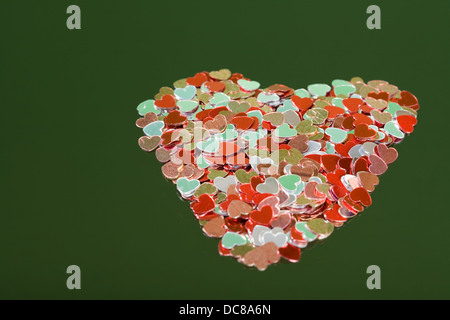 Herz der Herzen. Herzform von Herzchen gemacht. Stockfoto
