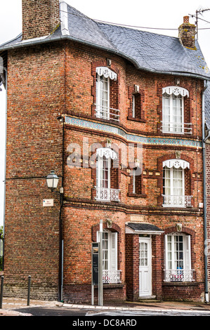 Lokale Architektur in Saint-Valery-Sur-Somme, einer Gemeinde im Departement Somme, Nord-Frankreich. Stockfoto