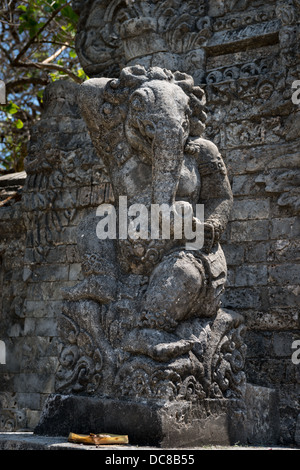 Ganesha-Elefanten-Statue vor Pura Luhur Uluwatu Tempel, bali Stockfoto