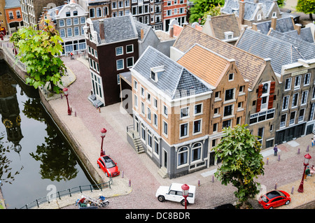 Blick hinunter auf den Dächern der Häuser in Amsterdam, in Madurodam Interactive Miniatur Park, Niederlande Stockfoto