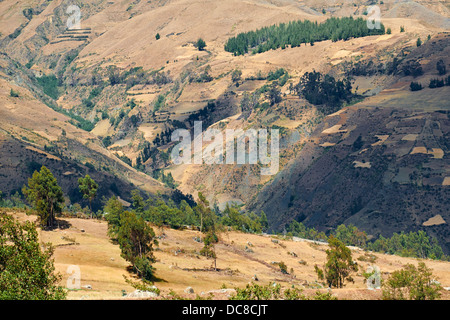 Ausläufer der Anden aus der Cordillera Blanca in den peruanischen Anden, Südamerika. Stockfoto