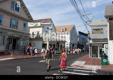 Fußgänger auf Commercial Street, Provincetown Stockfoto