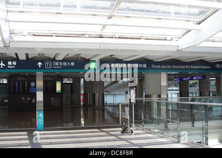 Filiale der Halifax Bank auf Tottenham Court Road, London, UK Stockfoto