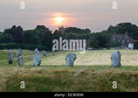 Avebury Dorf und neolithische Steinkreis. Wiltshire. England. VEREINIGTES KÖNIGREICH. Stockfoto