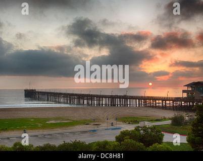 Pier am Ventura Küste in Kalifornien, USA bei Sonnenuntergang Stockfoto