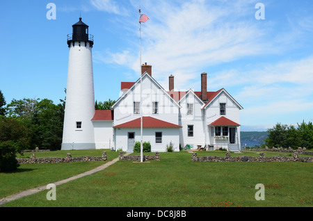 Leuchtturm, historischer wunderschöner alter Leuchtturm von Point Iroquois auf der oberen Halbinsel von Michigan, USA Stockfoto
