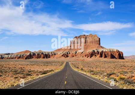 Langen Weg zur wilden Pferd Butte in der Nähe von Goblin Valley in Utah, USA Stockfoto