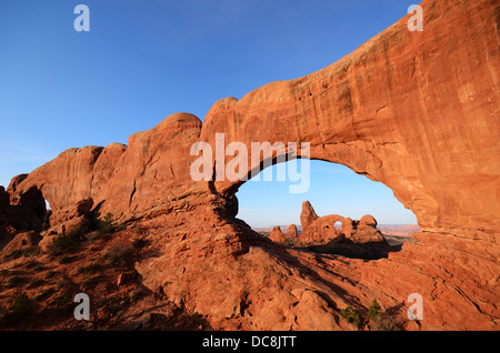 Der Norden Fenster Bogen Felsformation in den Arches National Park, Utah, USA Stockfoto