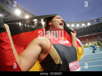 Moskau, Russland. 12. August 2013. Christina Schwanitz Deutschland reagiert im Kugelstoßen der Frauen bei den 14. Weltmeisterschaften in der Leichtathletik im Luzhniki-Stadion in Moskau, Russland, 12. August 2013. Foto: Michael Kappeler/Dpa/Alamy Live News Stockfoto